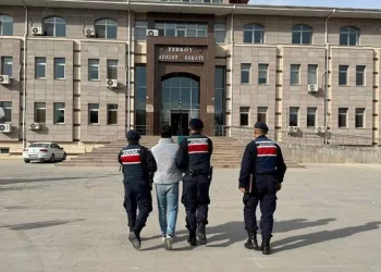 Seyyar botoks yapan sahte doktor adliyeye sevk edildi