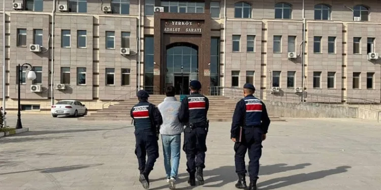 Seyyar botoks yapan sahte doktor adliyeye sevk edildi