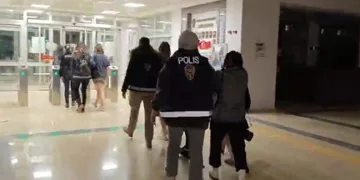Menteşe’de orman yangını, söndürme çalışmaları sürüyor