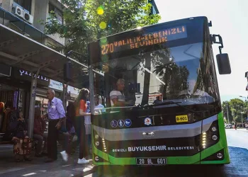 Ormanlık alanda yıldırım düşmesi sonucu çıkan yangın söndürüldü