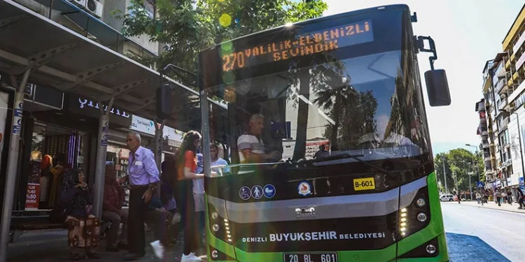 Ormanlık alanda yıldırım düşmesi sonucu çıkan yangın söndürüldü