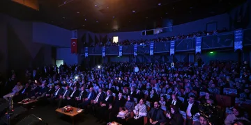 Yıldırım’da ‘insanlık adına’ kültür sanat sezonu başladı