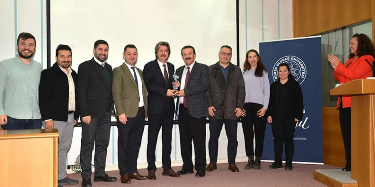BUÜ’de 2023 yılının kalite ödülleri verildi