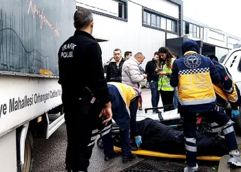 Bursa’da kamyonetin çarptığı kadın yaralandı