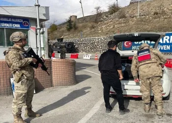 Erzincan’da araç yangını