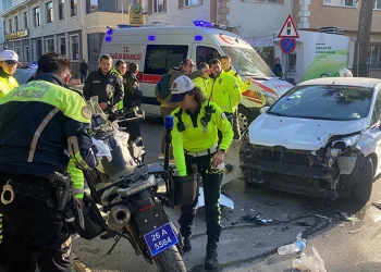 Düğünde iki aile arasında kavga çıktı, sokak savaş alnına döndü