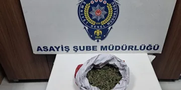 Araçların hurdaya döndüğü kazada 5 kişi yaralandı