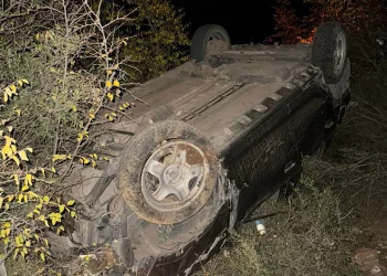 Bursa’da kontrolden çıkan otomobil şarampole yuvarlandı
