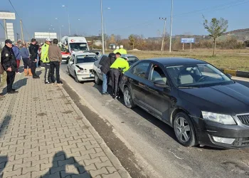 Park halindeki araçtan tencere ve tava çaldı