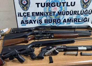 Ayvacık açıklarında 33 kaçak göçmen yakalandı