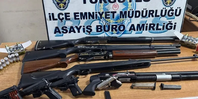 Ayvacık açıklarında 33 kaçak göçmen yakalandı
