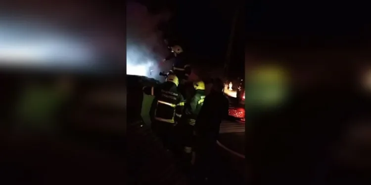 Kontrolden çıkan hafif ticari araç mısır tarlasına yuvarlandı: 5 yaralı