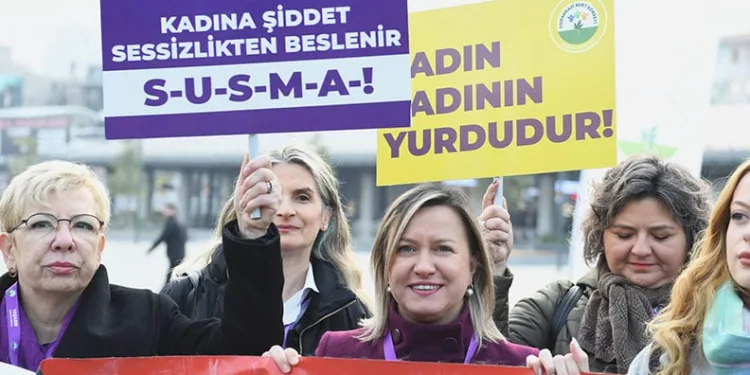 Osmangazi’de kadınlar, şiddete dur dedi