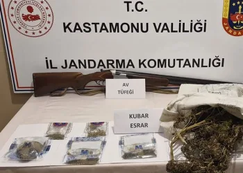 4 yıl 2 ay hapis cezasıyla aranan şahsı polis yakaladı