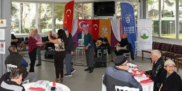 Huzurevi sakinlerine moral konseri