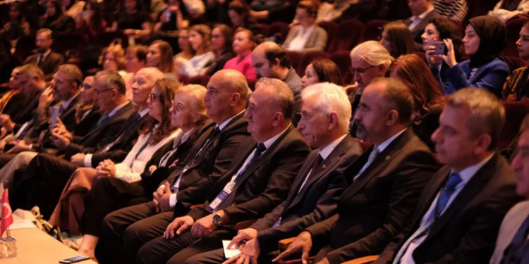 BUÜ’de Uluslararası Öğretmen Eğitimi ve Akreditasyon Kongresi