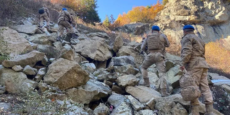 Manisa’da uyuşturucu operasyonuna 21 tutuklama