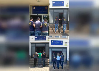 Çıkan yangın evi kullanamaz hale getirdi