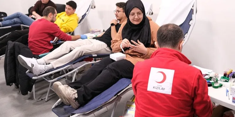 Akademisyen ve öğrencilerden hayat kurtaran bağış