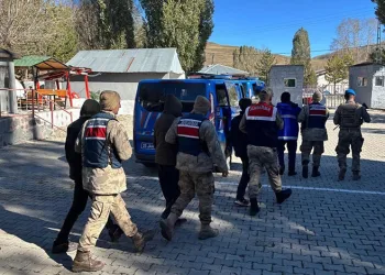 Isparta’da müstakil evde yangın: 1 yaralı