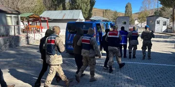 Isparta’da müstakil evde yangın: 1 yaralı