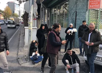 Yanan restorana unuttuğu cep telefonunu almak için geri girince hayatını kaybetti