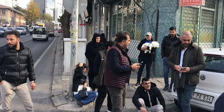 Yanan restorana unuttuğu cep telefonunu almak için geri girince hayatını kaybetti