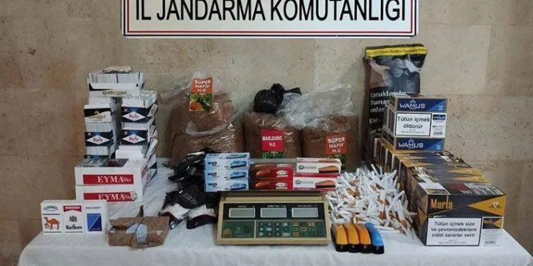 Esenyurt’ta sağlık malzemeleri üreten fabrikanın deposunda korkutan yangın
