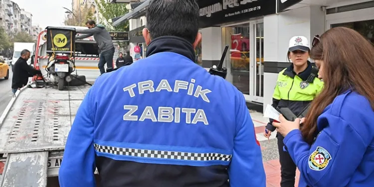 Ayağını ahşap kesme makinesine kaptıran işçi yaralandı