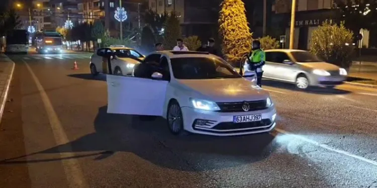 Sokak ortasında pompalı tüfekle rastgele ateş ettiler
