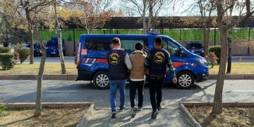 Erzincan’da araç yangını
