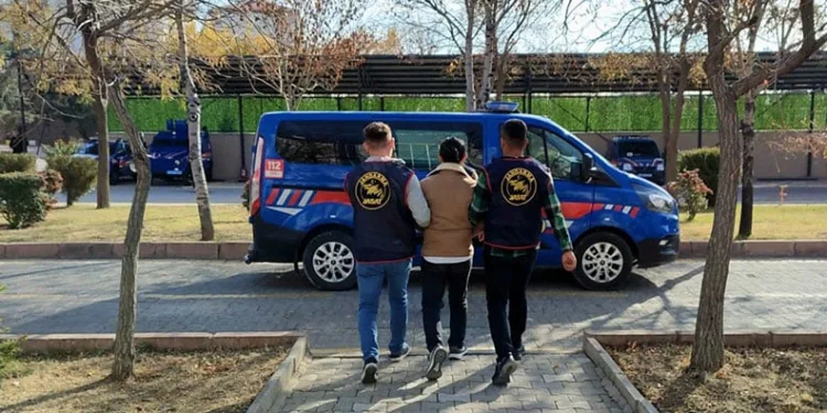 Erzincan’da araç yangını