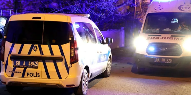 Kardeşini öldürdü, ardından çocuklarıyla kendini eve kilitledi