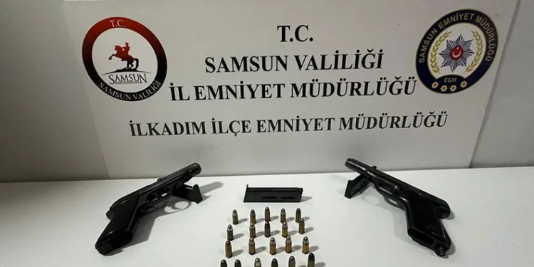 Tekirdağ’da iki araçta ruhsatsız silah ve fişek ele geçirildi