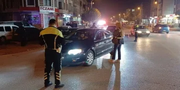 Alevlere teslim olan minibüs küle döndü