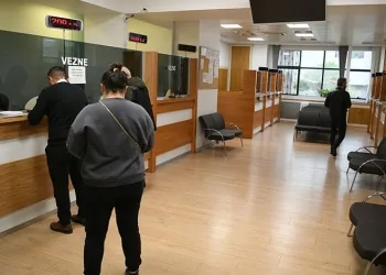 Fırtınada uçan çatılar için hasar tespiti sürüyor