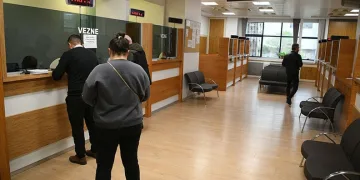 Fırtınada uçan çatılar için hasar tespiti sürüyor