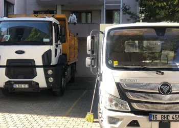 Bursa’da “çöp ev” temizlendi