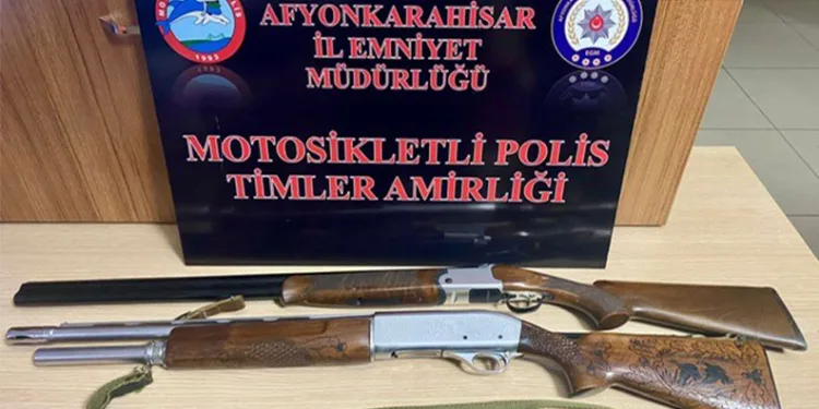 Çıkan yangın evi kullanamaz hale getirdi