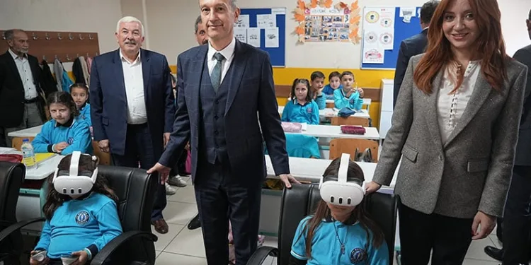 Bursa’da “Karagöz ve Hacivat ile Enerji Tasarrufu” gösterisi