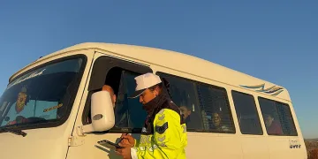 Biriken çöpleri toplayan işçi sırtından bıçaklandı
