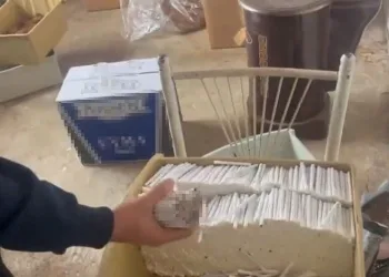 Otomobil kamyonete çarptı: 3 yaralı