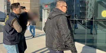 Jandarmadan eş zamanlı uyuşturucu operasyonu: 3 gözaltı