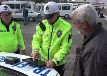 Manisa’da uyuşturucu operasyonuna 21 tutuklama