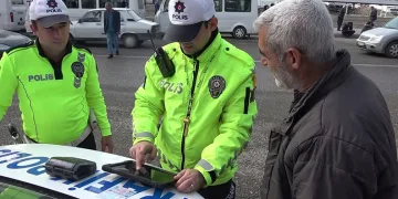 Manisa’da uyuşturucu operasyonuna 21 tutuklama