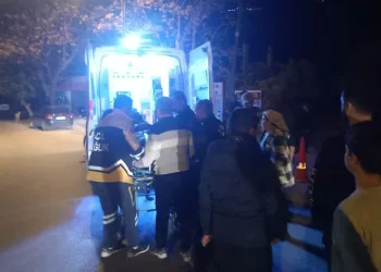 Elektrik direğine çarpan otomobil takla attı: 1 yaralı