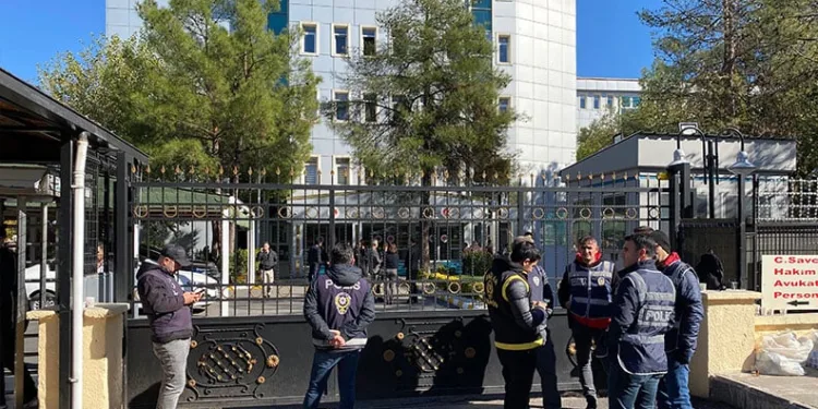 Beylikdüzü kafede silahlı yaralama olayının 2 faili yakalandı
