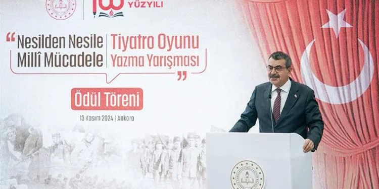 “Dünya çapında ses getirecek sanatçıların yetişme sürecinde bizim sorumluluğumuz olduğunun farkındayız”
