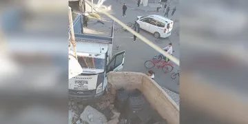 Esenyurt’ta sağlık malzemeleri üreten fabrikanın deposunda korkutan yangın