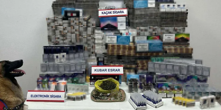 Bayburt’ta şüpheli hareketler sergileyen 2 şahısın üzerinden uyuşturucu madde çıktı